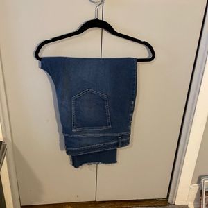 Cute Capri jeans size 24W jlo